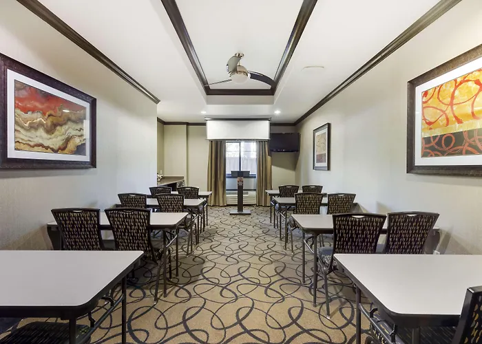 Best Western Plus Classic Inn And Suites